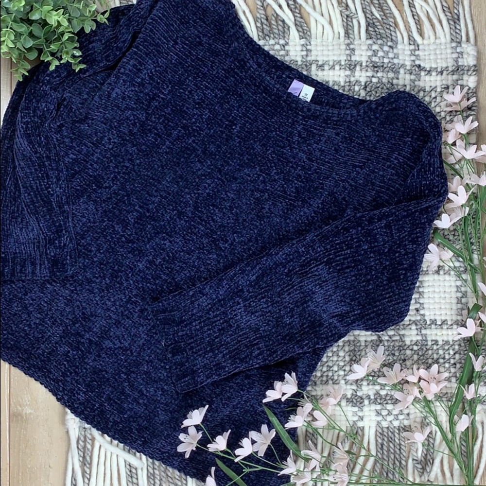 ๐๐ 3/$15 ๐๐ Alya dark blue knit sweater - Picture 1 of 6